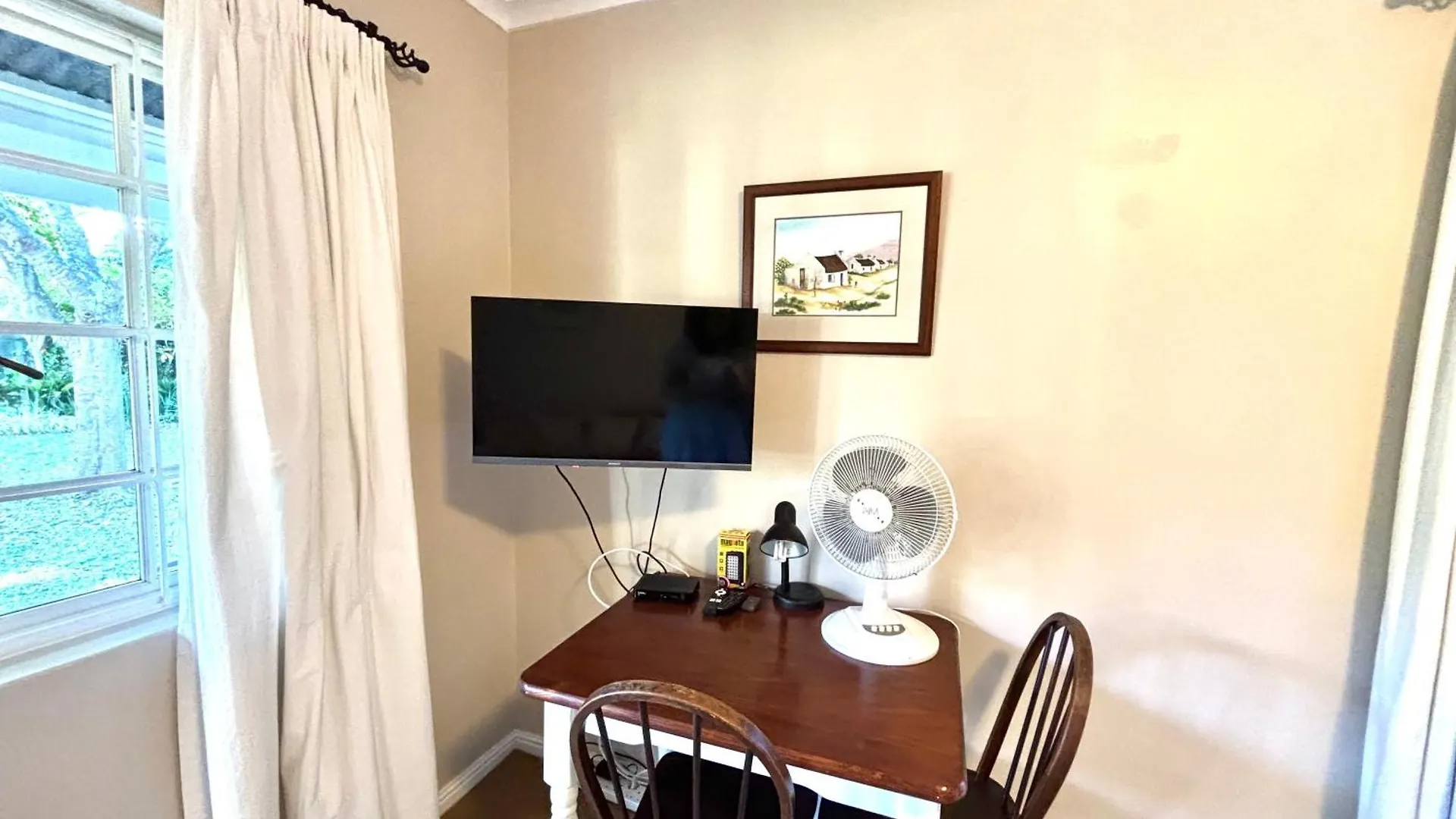 Lloyd Road Cottage Port Elizabeth 0*,